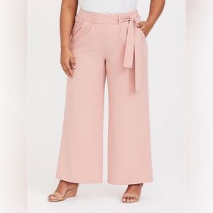 Torrid PINK CREPE TIE-FRONT WIDE LEG PANT tag no longer attached . Wore 3x